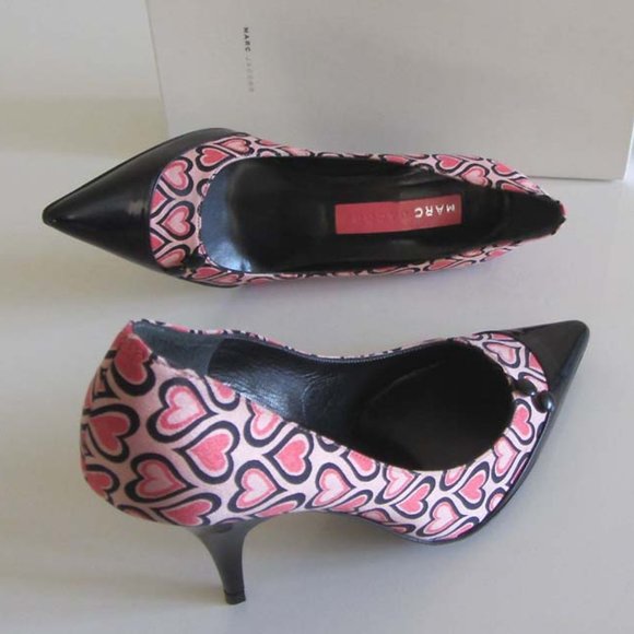 new MARC JACOBS whimsical heart black toe pumps 6 Italy - Picture 6 of 10